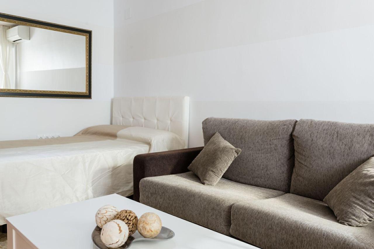 Love Centre Torremolinos Ngoại thất bức ảnh