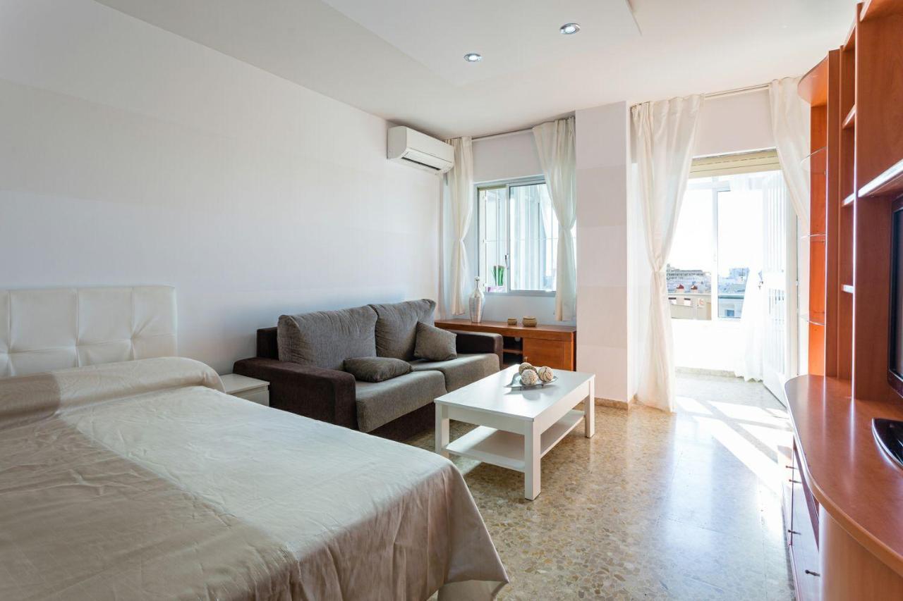 Love Centre Torremolinos Ngoại thất bức ảnh